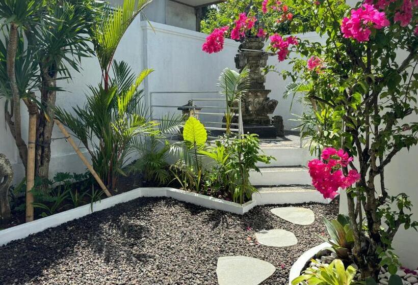 پانسیون Puja Uluwatu Village
