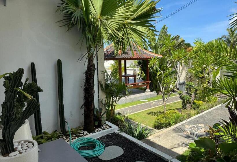 پانسیون Puja Uluwatu Village