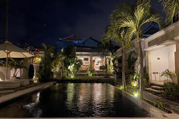 پانسیون Puja Uluwatu Village
