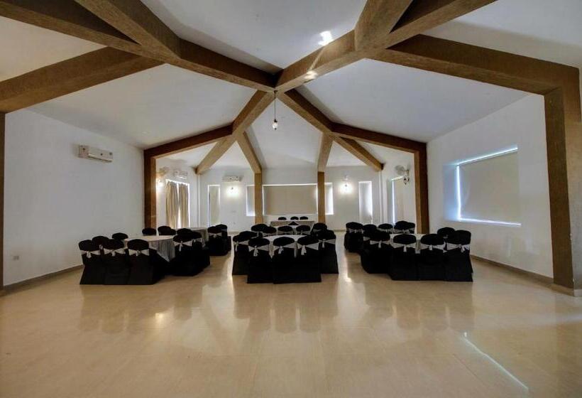 אתר נופש Corbett Tusker Trail