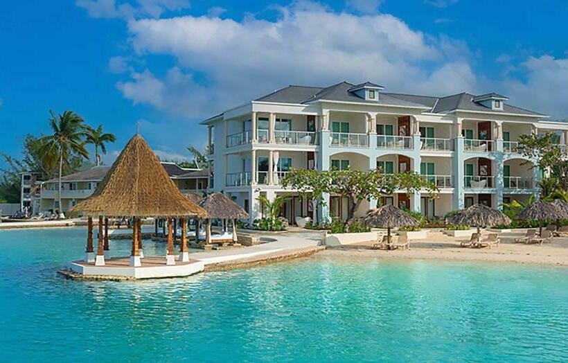 Sandals Royal Caribbean All Inclusive Resort & Private Island   Couples Only