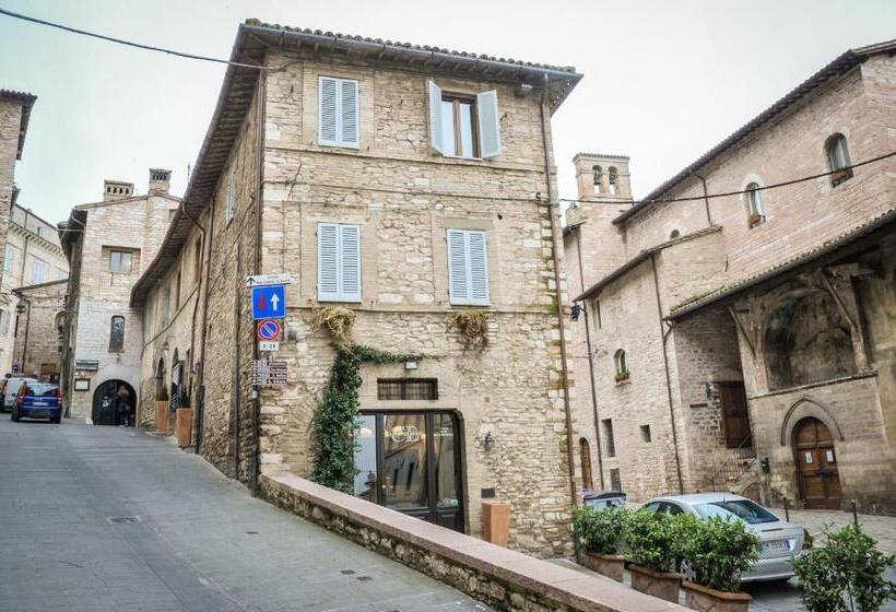 تختخواب و صبحانه Case Brizi Assisi