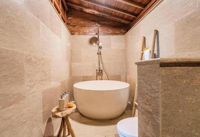 هتل Kirani Joglo Villa Bali By Mahaputra