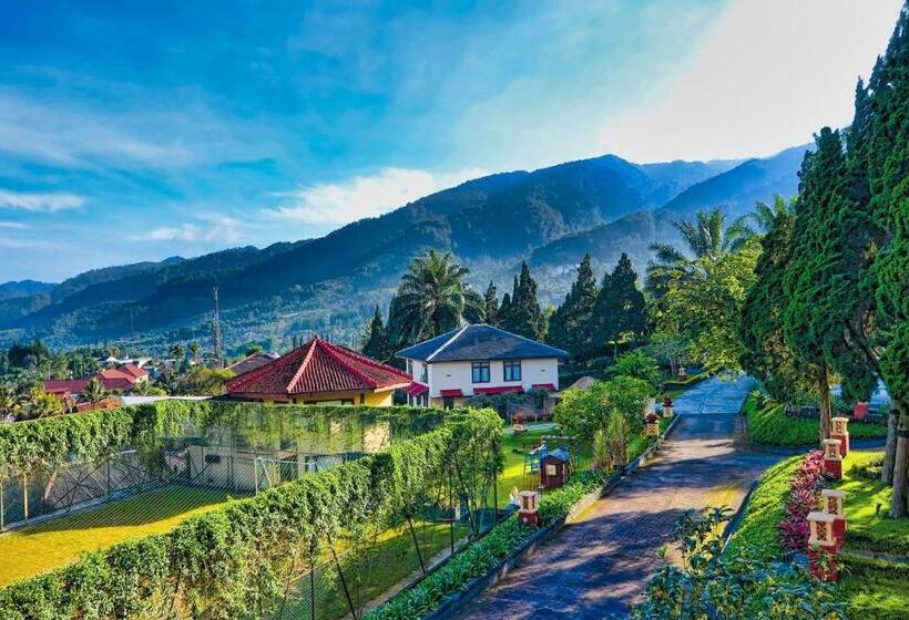 Отель The Jayakarta Cisarua