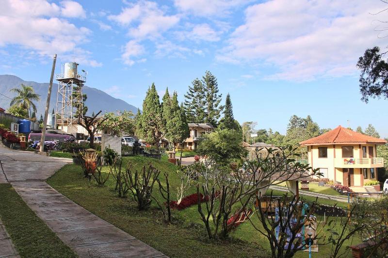 Отель The Jayakarta Cisarua