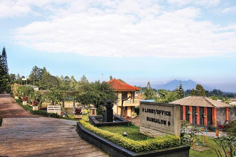 Отель The Jayakarta Cisarua