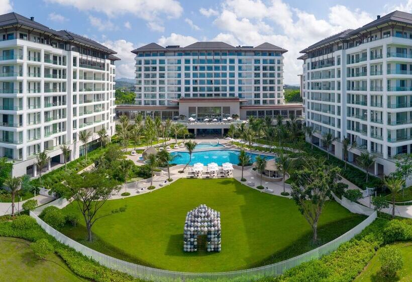 هتل The Mermoon Resort Hainan Tufu Bay, Tapestry By Hilton