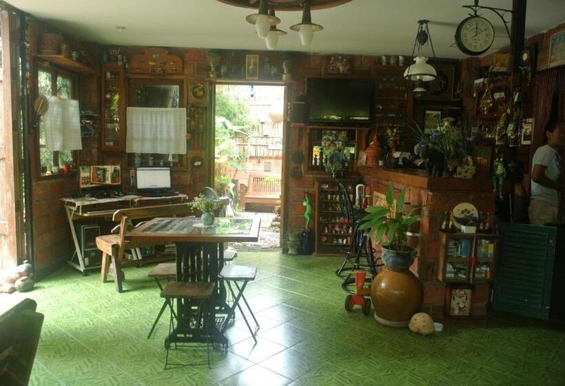 پانسیون P.y. Guest House