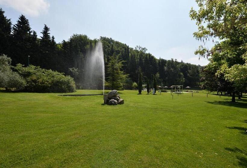 پانسیون Resort La Mola