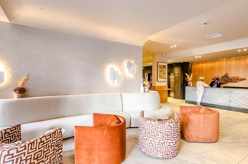 #001 Newlands Peak   Elegance