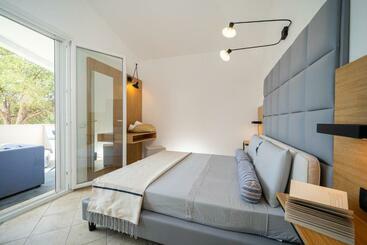 Elbitat Homes