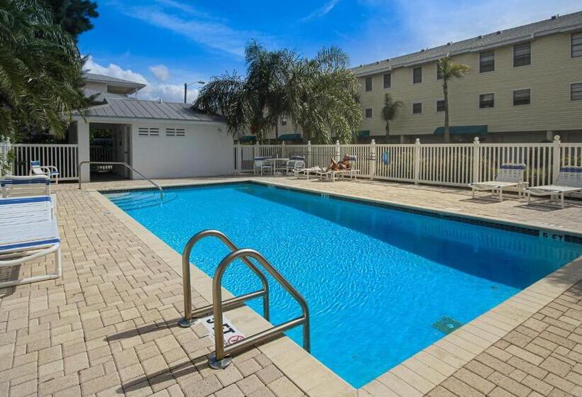 فندق Captain S Cove #207