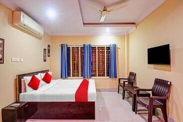 هتل Oyo Flagship 81204 West House Residency