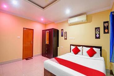 هتل Oyo Flagship 81204 West House Residency