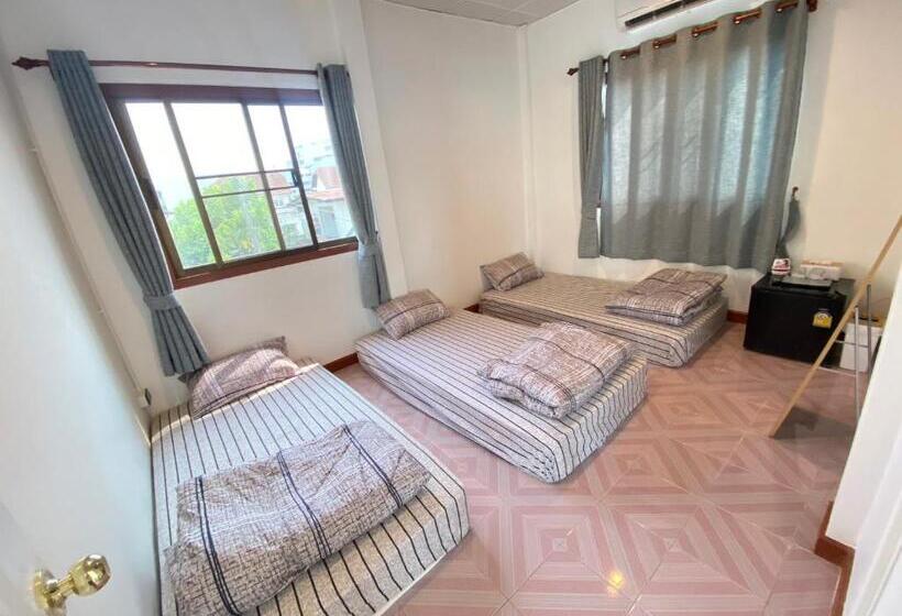 Baan Hall Hostel