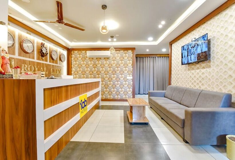 Fabhotel Royal City