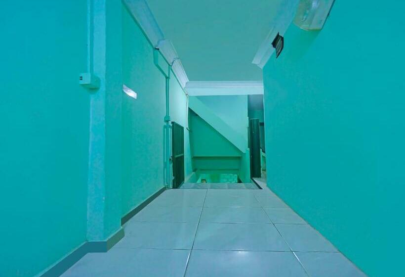 בית מלון כפרי Oyo 92496 Faraas Homestay Syariah