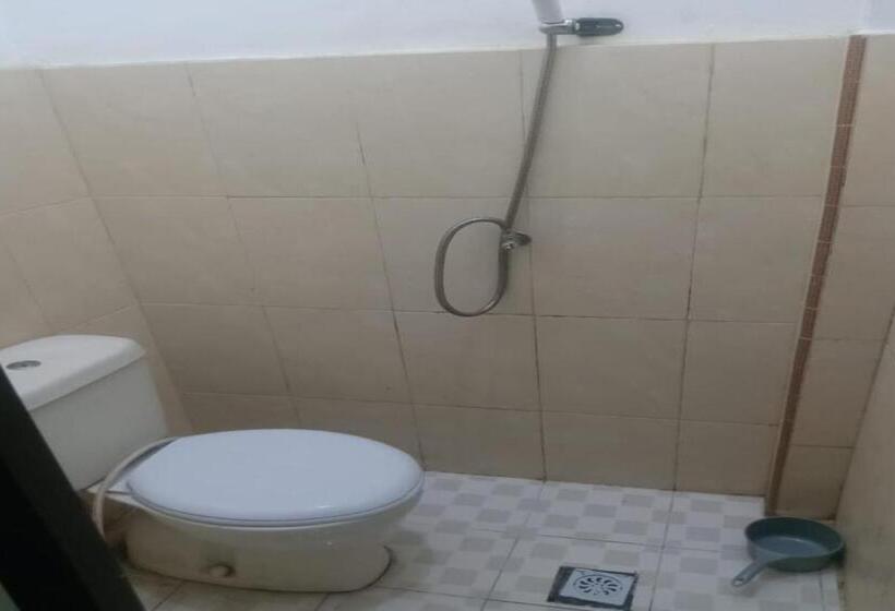 هتل Oyo 92503 Penginapan & Villa Sirait