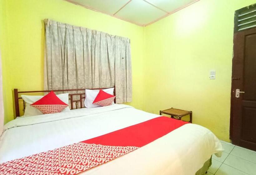 هتل Oyo 92503 Penginapan & Villa Sirait