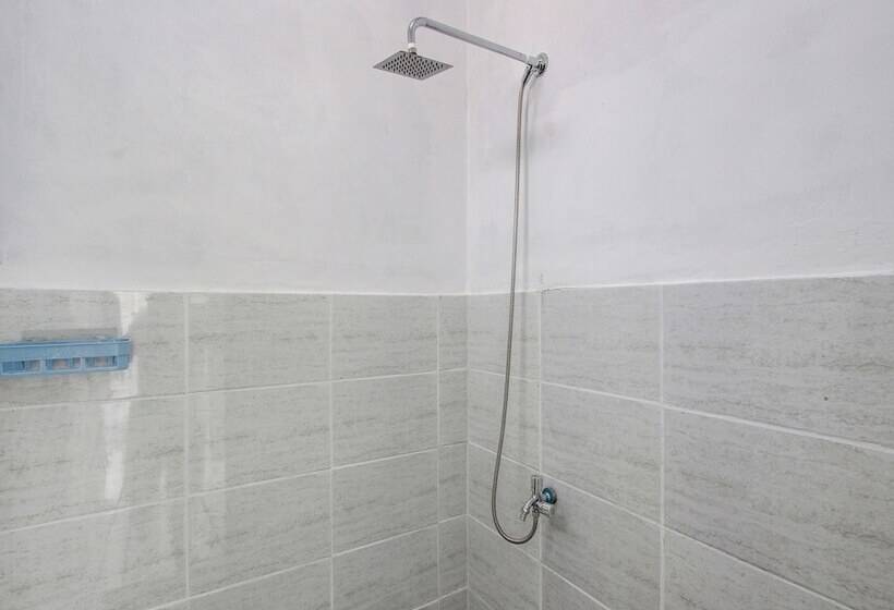 فندق Spot On 92490 Casa Homestay Syariah