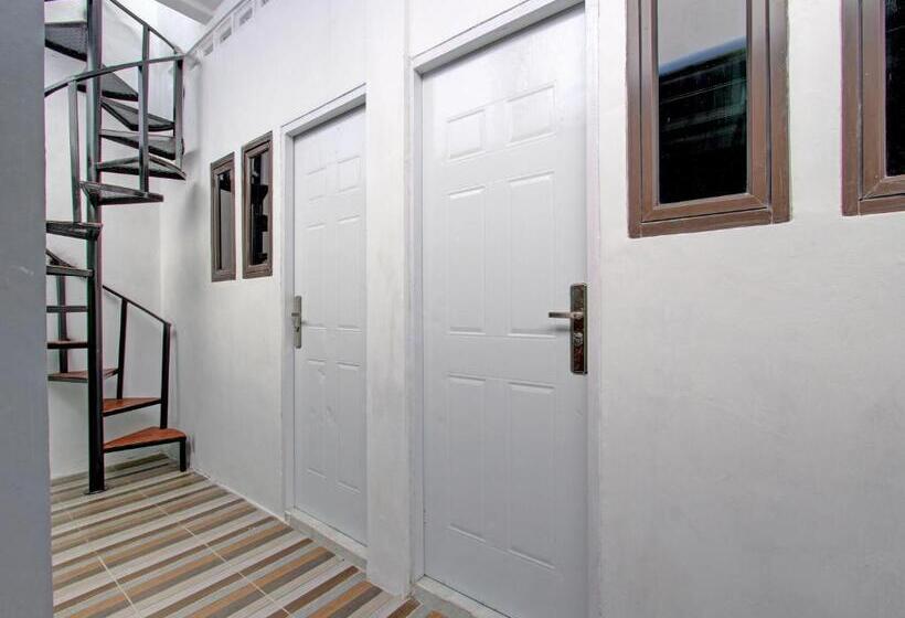 فندق Spot On 92490 Casa Homestay Syariah