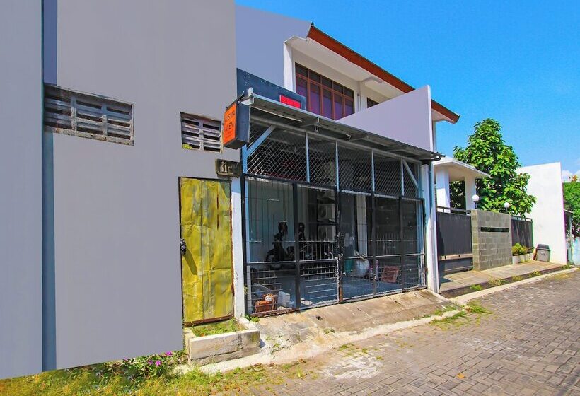 هتل Spot On 92495 Wisma Ayemneartaman Doa Maria Gereja Bongsari