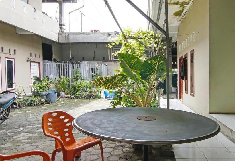 هتل Spot On 92498 Fanni Homestay