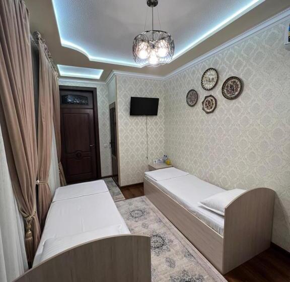 بنسيون Lazgo Castello