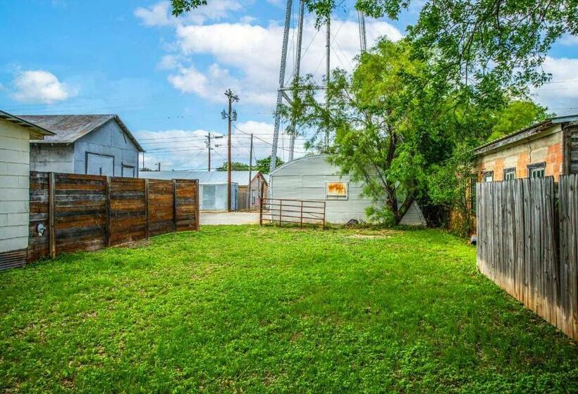 펜션 Lonesome Dove Bandera Cabin
