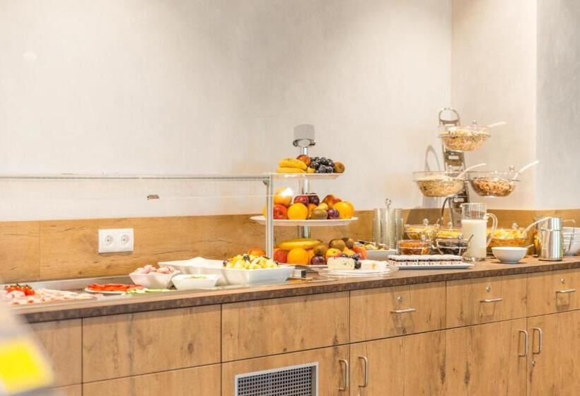 Ammi Hotel Garni