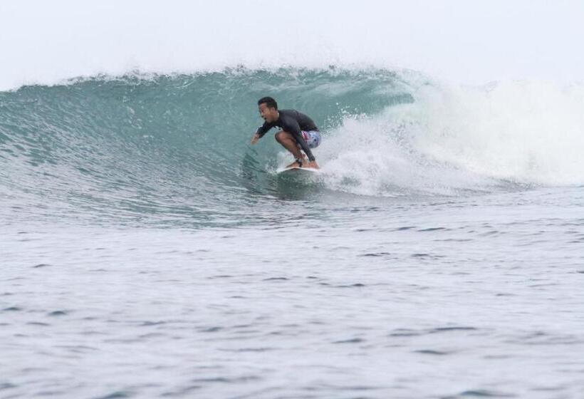 هتل Baan Andaman Sea Surf
