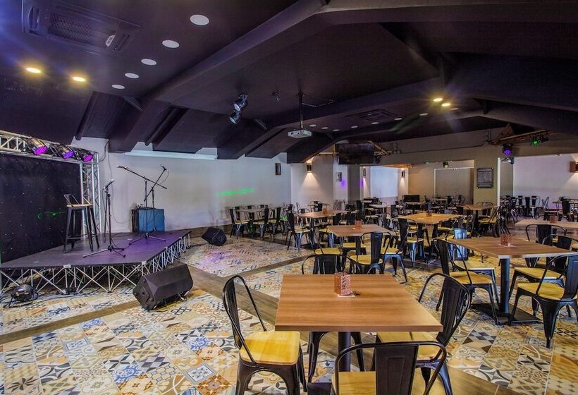 هتل Campestre Las Camelias