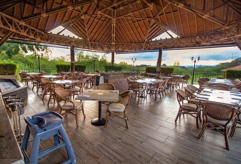 هتل Campestre Las Camelias