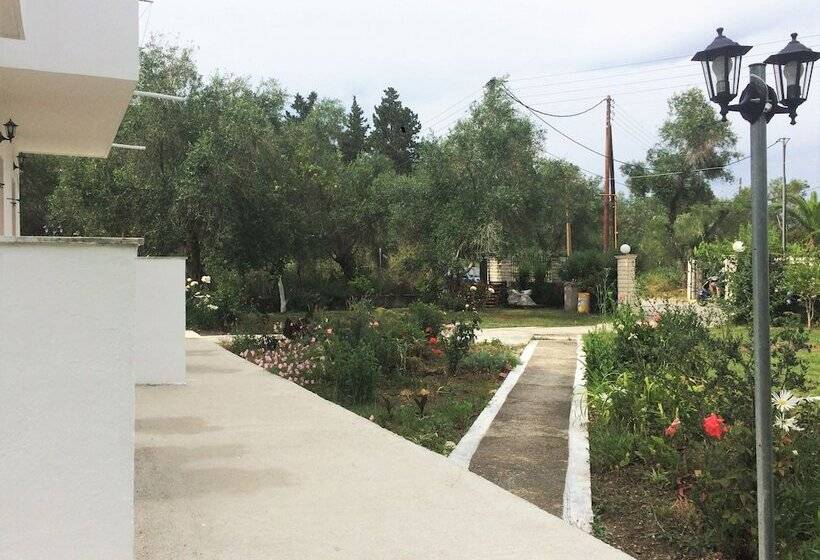 هتل Captains Studios & Apartments
