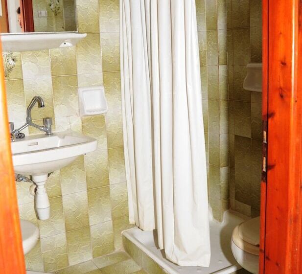 هتل Captains Studios & Apartments