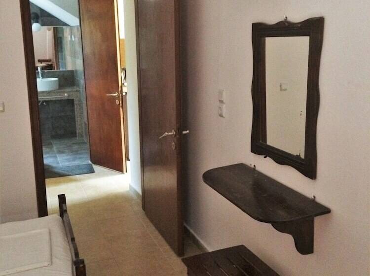 هتل Captains Studios & Apartments
