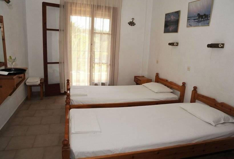 هتل Captains Studios & Apartments