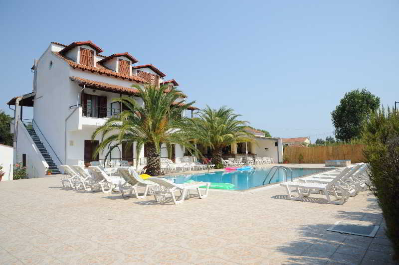 هتل Captains Studios & Apartments