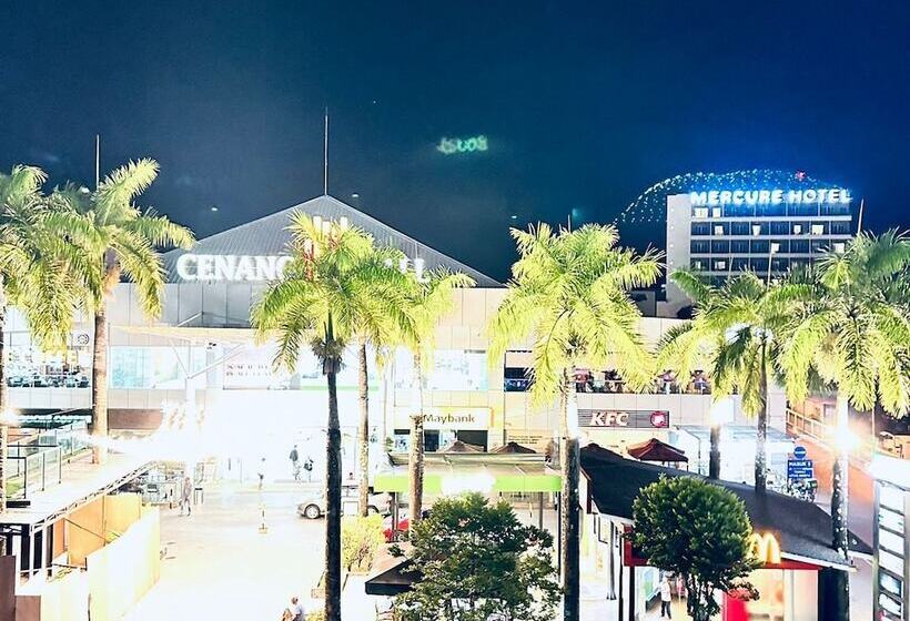 هتل Cenang Plaza Beach