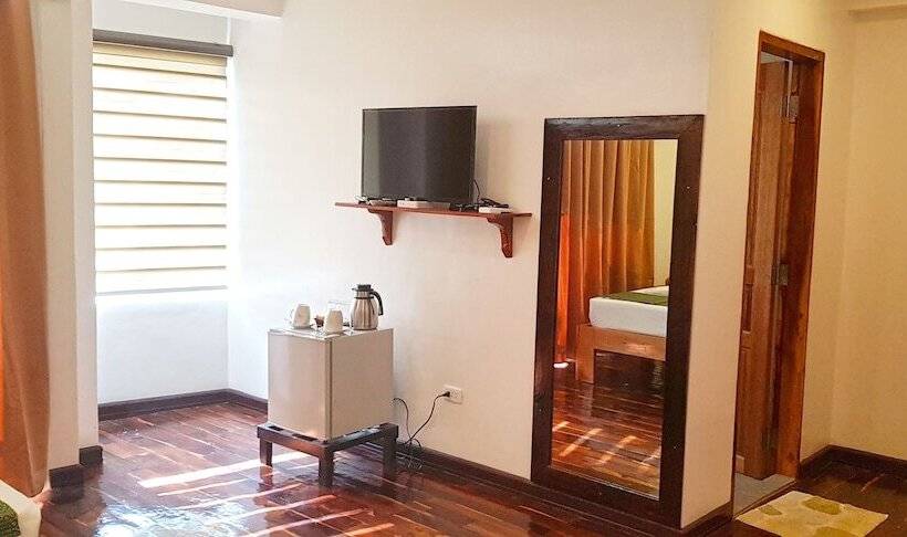 בית מלון כפרי Divegurus Boracay Beach Resort