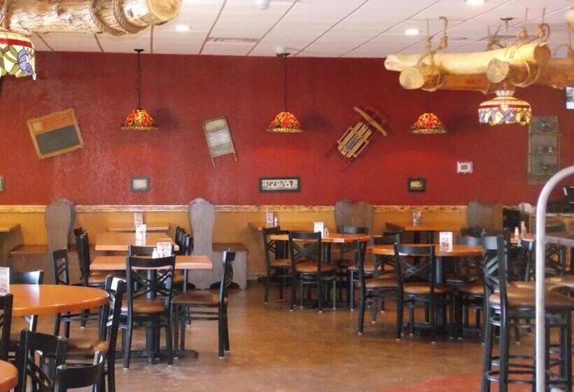 בית מלון כפרי Econo Lodge Inn & Suites Brookings