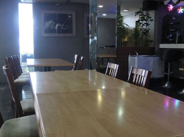 Fotos del hotel Elegant Circle Inn:  9