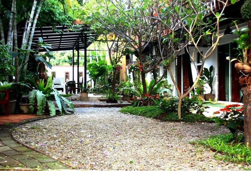 هتل Ganesha House
