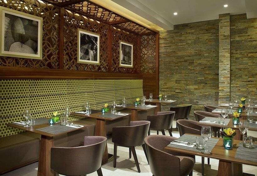 Fotos del hotel Hilton Garden Inn Dubai Al Muraqabat  Deira:  30