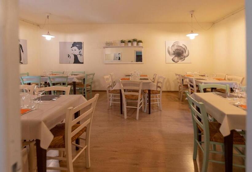 ホテル Il Borgo Ristorante Pizzeria Camere