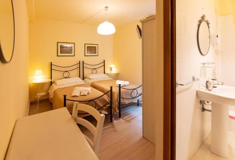 ホテル Il Borgo Ristorante Pizzeria Camere