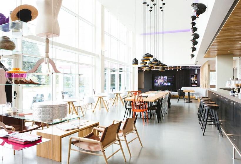 هتل Moxy Munich Airport