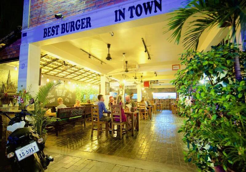 هتل Naga Angkor Hostel