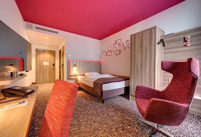 Отель Park Inn By Radisson Neumarkt