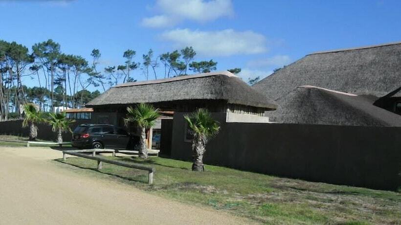 هتل Punta Del Este Arenas
